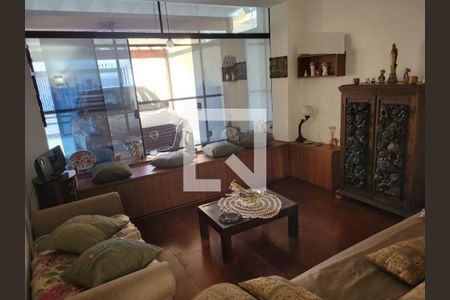 Casa à venda com 5 quartos, 186m² em Vila Sônia, São Paulo