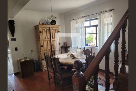 Casa à venda com 5 quartos, 200m² em Vila Sonia, São Paulo