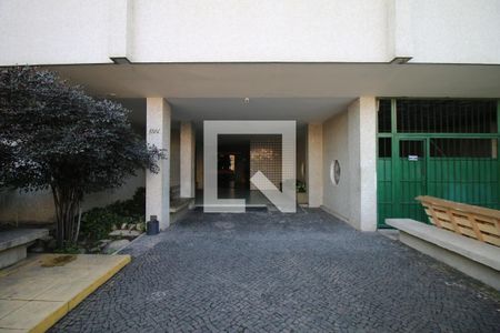 Apartamento para alugar com 69m², 2 quartos e 1 vagaFachada e portaria