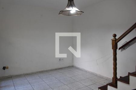 Sala de casa à venda com 2 quartos, 300m² em Quinta da Paineira, São Paulo