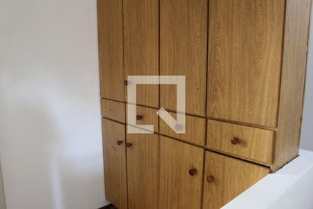 Casa para alugar com 300m², 2 quartos e 2 vagasQuarto