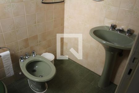 Casa para alugar com 300m², 2 quartos e 2 vagasBanheiro