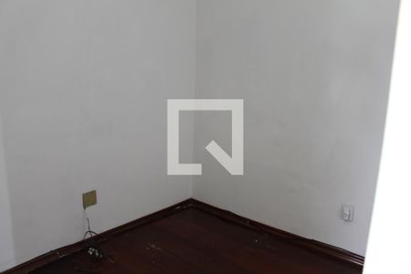 Casa para alugar com 300m², 2 quartos e 2 vagasQuarto