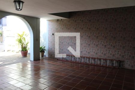 Casa para alugar com 300m², 2 quartos e 2 vagasÁrea externa
