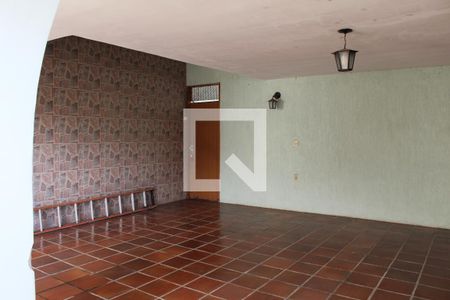Casa para alugar com 300m², 2 quartos e 2 vagasÁrea externa