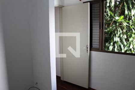 Casa para alugar com 300m², 2 quartos e 2 vagasQuarto