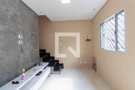 Sala de casa de condomínio à venda com 2 quartos, 75m² em Vila Araguaia, São Paulo