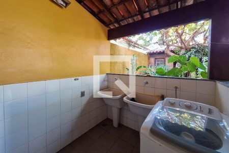 Casa à venda com 1000m², 4 quartos e 4 vagas Casa à venda com 1000m², 4 quartos e 4 vagasÁrea de Serviço