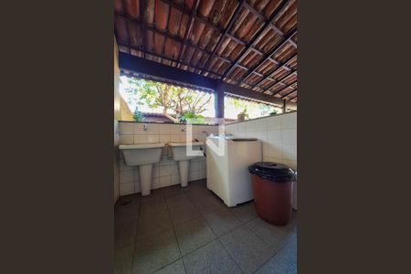 Casa à venda com 1000m², 4 quartos e 4 vagas Casa à venda com 1000m², 4 quartos e 4 vagasÁrea de Serviço