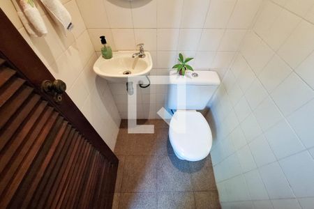 Casa à venda com 1000m², 4 quartos e 4 vagas Casa à venda com 1000m², 4 quartos e 4 vagasLavabo
