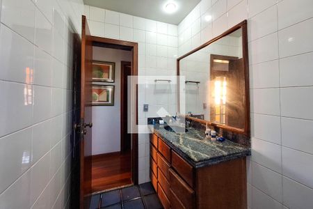 Casa à venda com 1000m², 4 quartos e 4 vagas Casa à venda com 1000m², 4 quartos e 4 vagasBanheiro Social 2