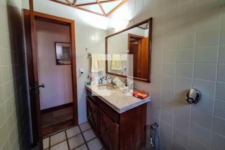 Casa à venda com 1000m², 4 quartos e 4 vagas Casa à venda com 1000m², 4 quartos e 4 vagasBanheiro Social 1