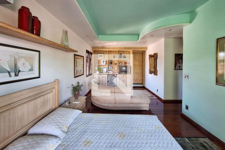Casa à venda com 1000m², 4 quartos e 4 vagas Casa à venda com 1000m², 4 quartos e 4 vagasSuíte