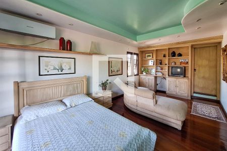 Casa à venda com 1000m², 4 quartos e 4 vagas Casa à venda com 1000m², 4 quartos e 4 vagasSuíte