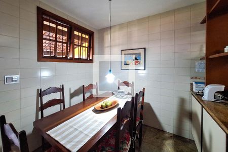 Casa à venda com 1000m², 4 quartos e 4 vagas Casa à venda com 1000m², 4 quartos e 4 vagasCopa