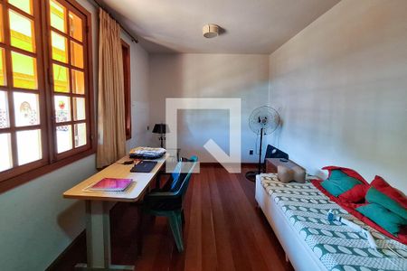 Casa à venda com 1000m², 4 quartos e 4 vagas Casa à venda com 1000m², 4 quartos e 4 vagasQuarto 2