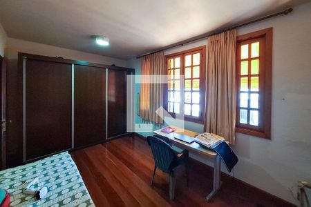 Casa à venda com 1000m², 4 quartos e 4 vagas Casa à venda com 1000m², 4 quartos e 4 vagasQuarto 2
