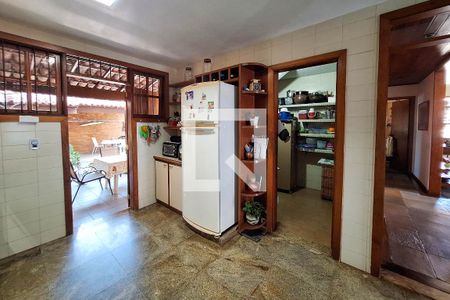 Casa à venda com 1000m², 4 quartos e 4 vagas Casa à venda com 1000m², 4 quartos e 4 vagasCozinha