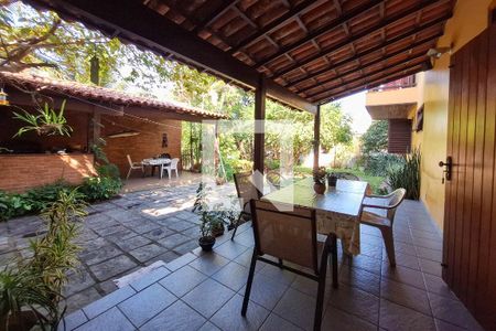 Casa à venda com 1000m², 4 quartos e 4 vagas Casa à venda com 1000m², 4 quartos e 4 vagasÁrea comum