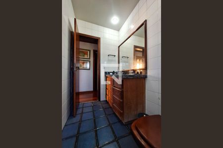 Casa à venda com 1000m², 4 quartos e 4 vagas Casa à venda com 1000m², 4 quartos e 4 vagasBanheiro Social 2