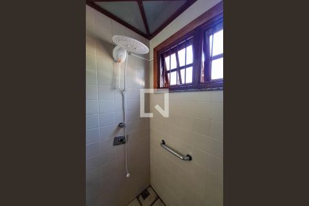 Casa à venda com 1000m², 4 quartos e 4 vagas Casa à venda com 1000m², 4 quartos e 4 vagasBanheiro social 1