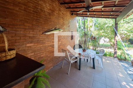 Casa à venda com 1000m², 4 quartos e 4 vagas Casa à venda com 1000m², 4 quartos e 4 vagasChurrasqueira