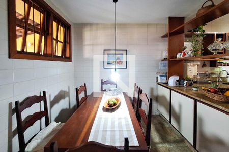 Casa à venda com 1000m², 4 quartos e 4 vagas Casa à venda com 1000m², 4 quartos e 4 vagasCopa