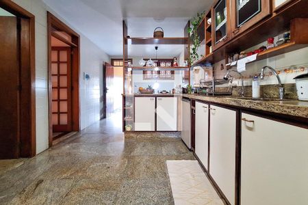 Casa à venda com 1000m², 4 quartos e 4 vagas Casa à venda com 1000m², 4 quartos e 4 vagasCozinha