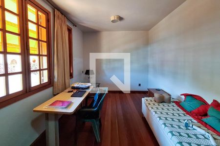Casa à venda com 1000m², 4 quartos e 4 vagas Casa à venda com 1000m², 4 quartos e 4 vagasQuarto 2
