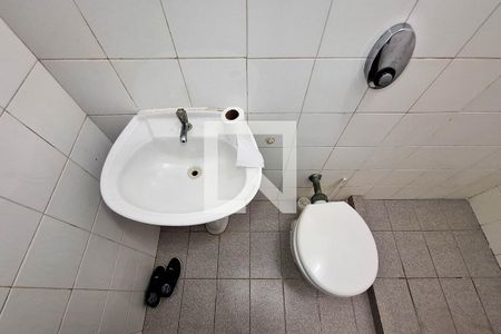 Casa à venda com 1000m², 4 quartos e 4 vagas Casa à venda com 1000m², 4 quartos e 4 vagasBanheiro de serviço