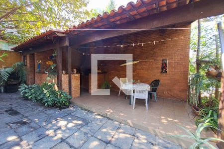 Casa à venda com 1000m², 4 quartos e 4 vagas Casa à venda com 1000m², 4 quartos e 4 vagasChurrasqueira