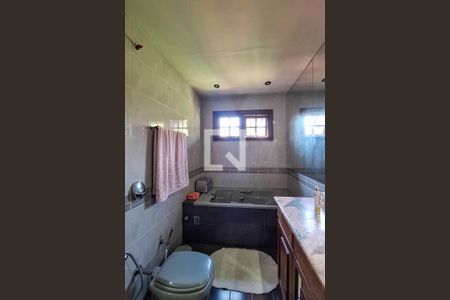 Casa à venda com 1000m², 4 quartos e 4 vagas Casa à venda com 1000m², 4 quartos e 4 vagasBanheiro da Suíte