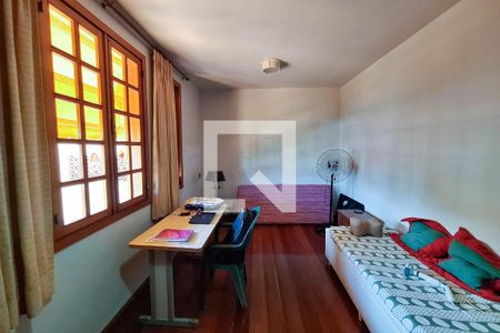 Casa à venda com 1000m², 4 quartos e 4 vagas Casa à venda com 1000m², 4 quartos e 4 vagasQuarto 2