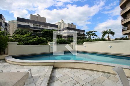 Apartamento para alugar com 180m², 4 quartos e 2 vagasÁrea comum - Piscina