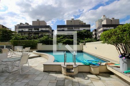 Apartamento para alugar com 180m², 4 quartos e 2 vagasÁrea comum - Piscina