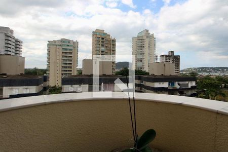 Apartamento para alugar com 180m², 4 quartos e 2 vagasVaranda