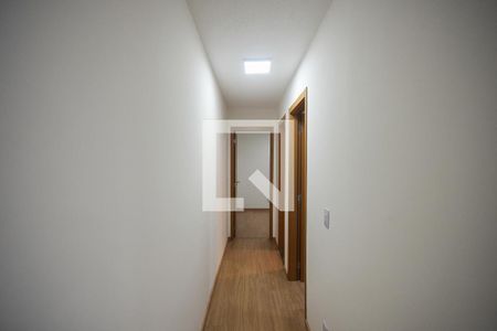 Corredor de apartamento para alugar com 2 quartos, 49m² em Vila Suzana, São Paulo