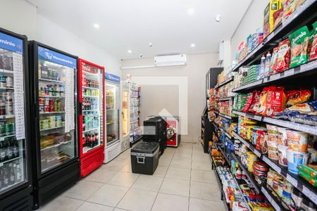 Apartamento para alugar com 52m², 2 quartos e 1 vagaMini Mercado