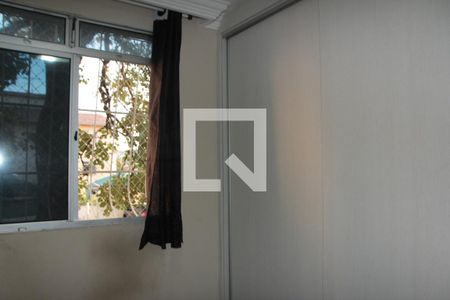 quarto 01 de apartamento à venda com 2 quartos, 47m² em Piratininga (venda Nova), Belo Horizonte