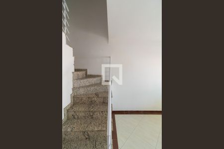 Escada de casa de condomínio à venda com 2 quartos, 72m² em Jardim Popular, São Paulo