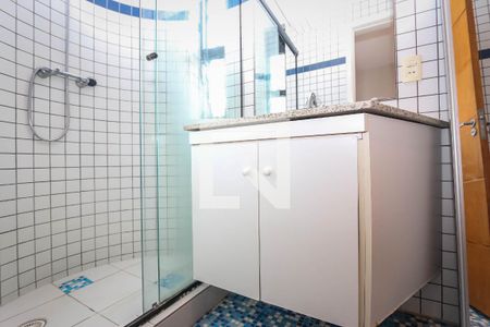 Apartamento à venda com 125m², 4 quartos e 3 vagas Apartamento à venda com 125m², 4 quartos e 3 vagasBanheiro da Suite 2