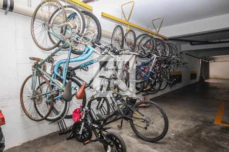 Apartamento à venda com 125m², 4 quartos e 3 vagas Apartamento à venda com 125m², 4 quartos e 3 vagasBicicletário