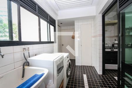 Apartamento à venda com 125m², 4 quartos e 3 vagas Apartamento à venda com 125m², 4 quartos e 3 vagasLavanderia