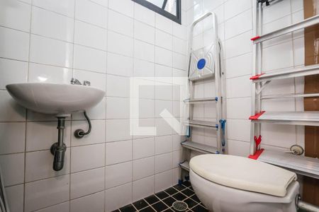 Apartamento à venda com 125m², 4 quartos e 3 vagas Apartamento à venda com 125m², 4 quartos e 3 vagasBanheiro de Serviço