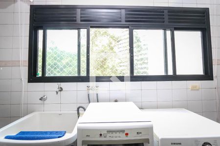 Apartamento à venda com 125m², 4 quartos e 3 vagas Apartamento à venda com 125m², 4 quartos e 3 vagasLavanderia