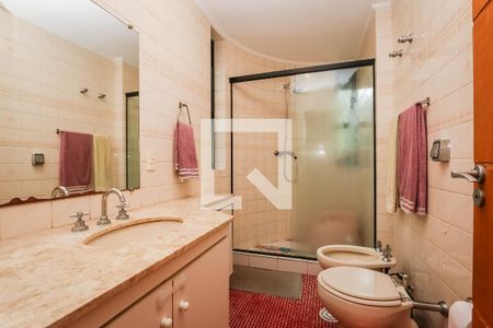 Apartamento à venda com 125m², 4 quartos e 3 vagas Apartamento à venda com 125m², 4 quartos e 3 vagasBanheiro da Suite 1