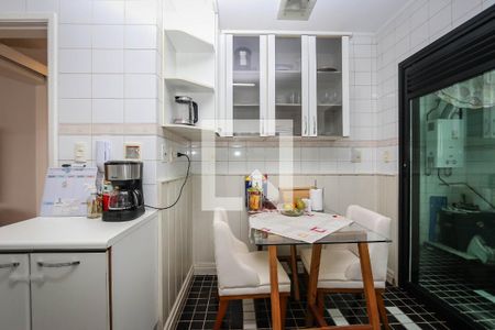 Apartamento à venda com 125m², 4 quartos e 3 vagas Apartamento à venda com 125m², 4 quartos e 3 vagasCozinha