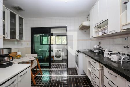 Apartamento à venda com 125m², 4 quartos e 3 vagas Apartamento à venda com 125m², 4 quartos e 3 vagasCozinha