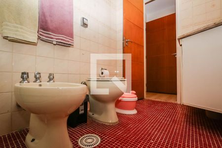 Apartamento à venda com 125m², 4 quartos e 3 vagas Apartamento à venda com 125m², 4 quartos e 3 vagasBanheiro da Suite 1