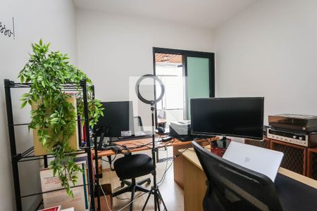 Apartamento à venda com 125m², 4 quartos e 3 vagas Apartamento à venda com 125m², 4 quartos e 3 vagasEscritório